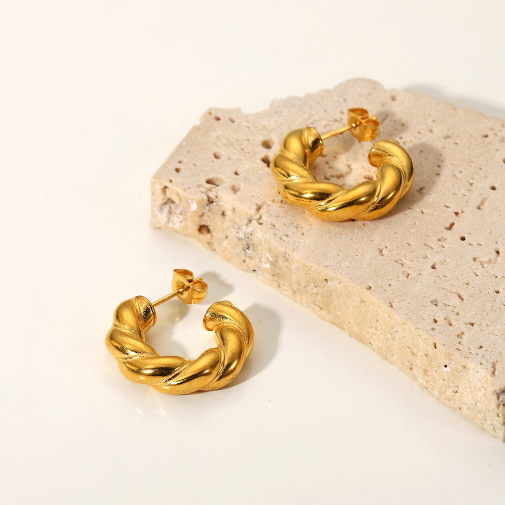 23mm Large CC Shape Twisted Hoop Earrings For Women Open Design Circle Earring Jewelry Party Accessories