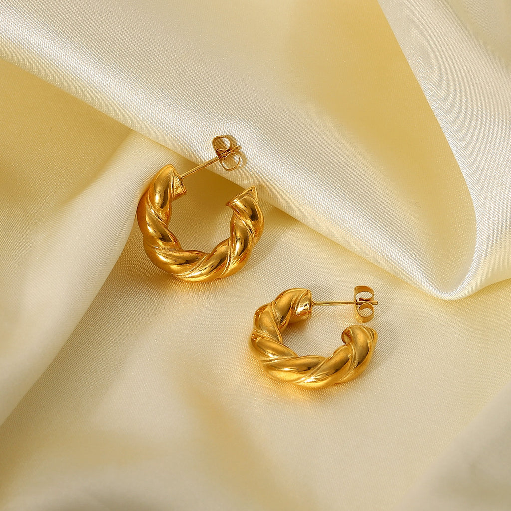 23mm Large CC Shape Twisted Hoop Earrings For Women Open Design Circle Earring Jewelry Party Accessories
