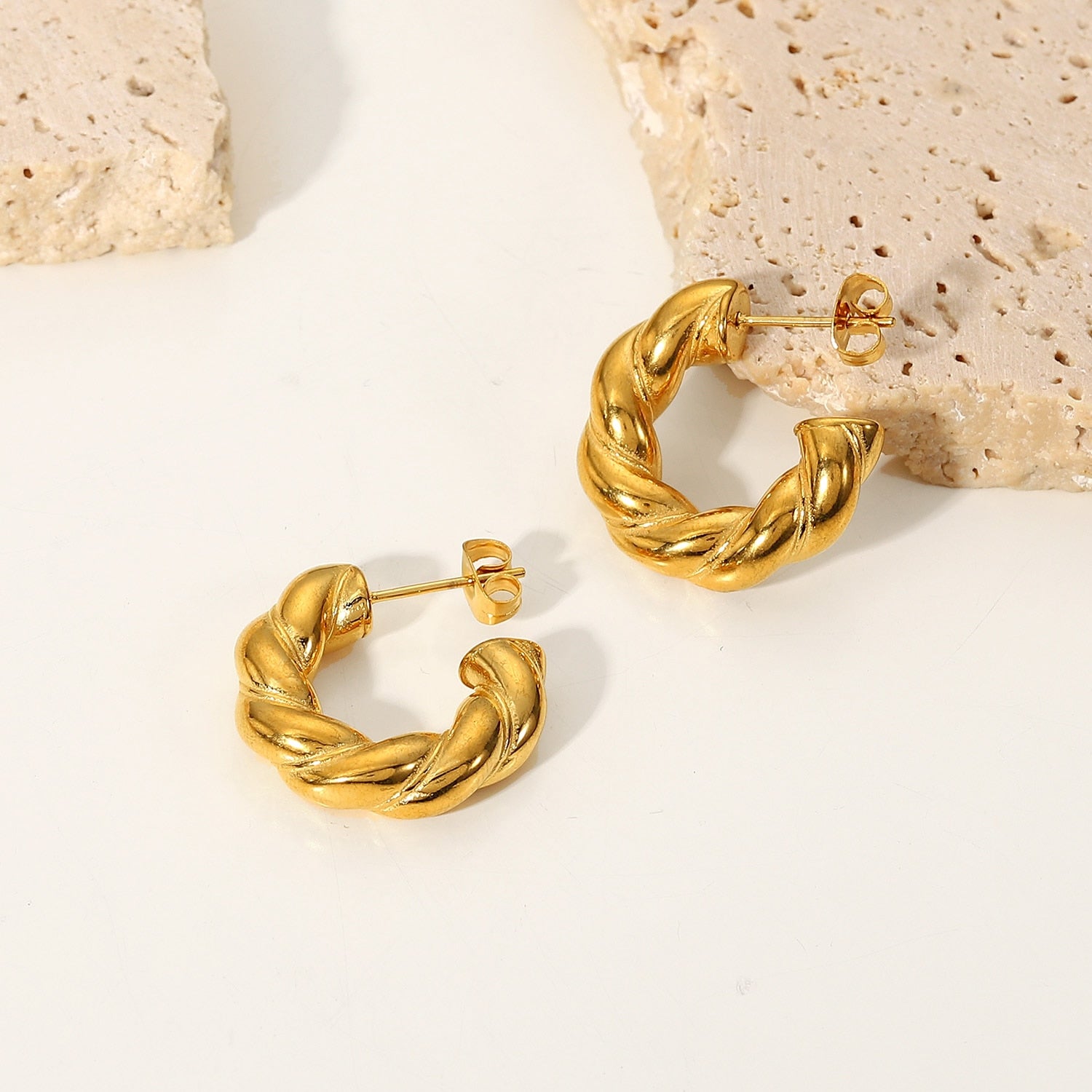 23mm Large CC Shape Twisted Hoop Earrings For Women Open Design Circle Earring Jewelry Party Accessories