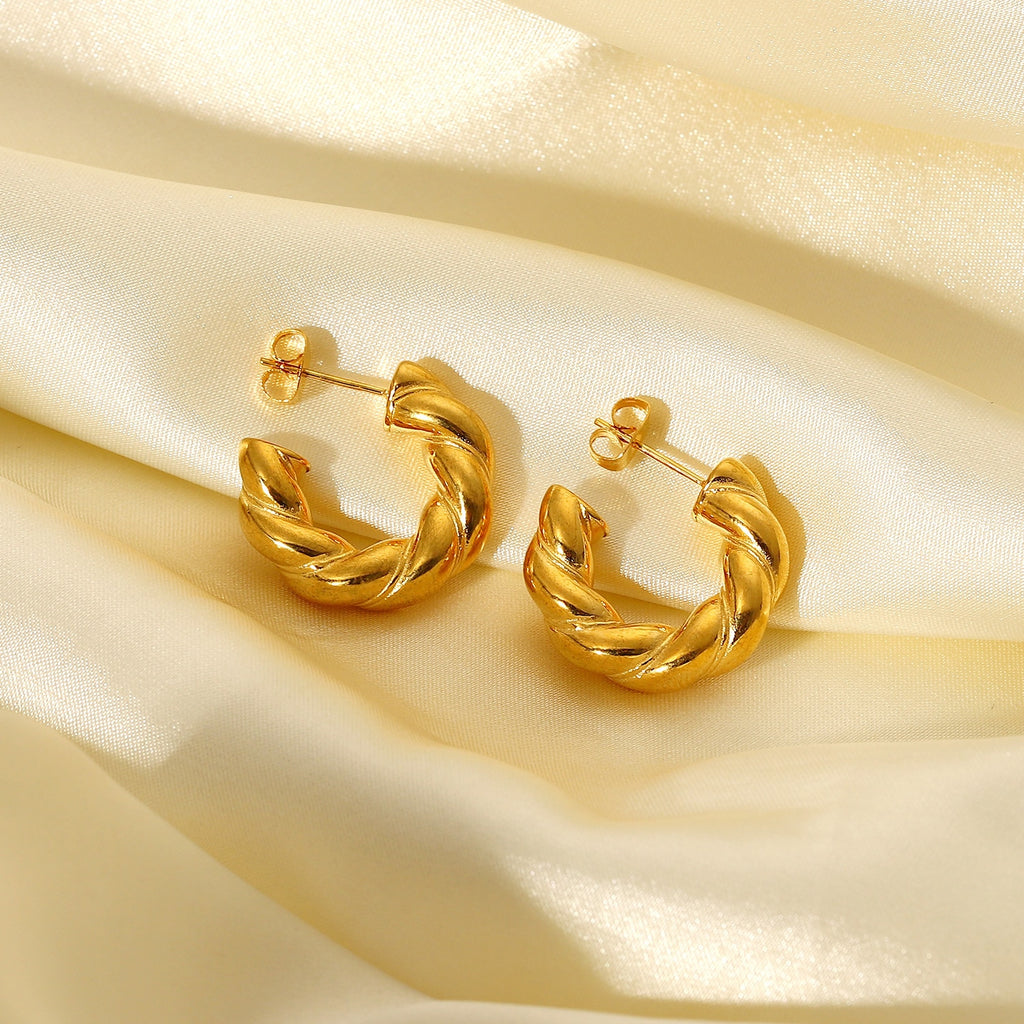 23mm Large CC Shape Twisted Hoop Earrings For Women Open Design Circle Earring Jewelry Party Accessories
